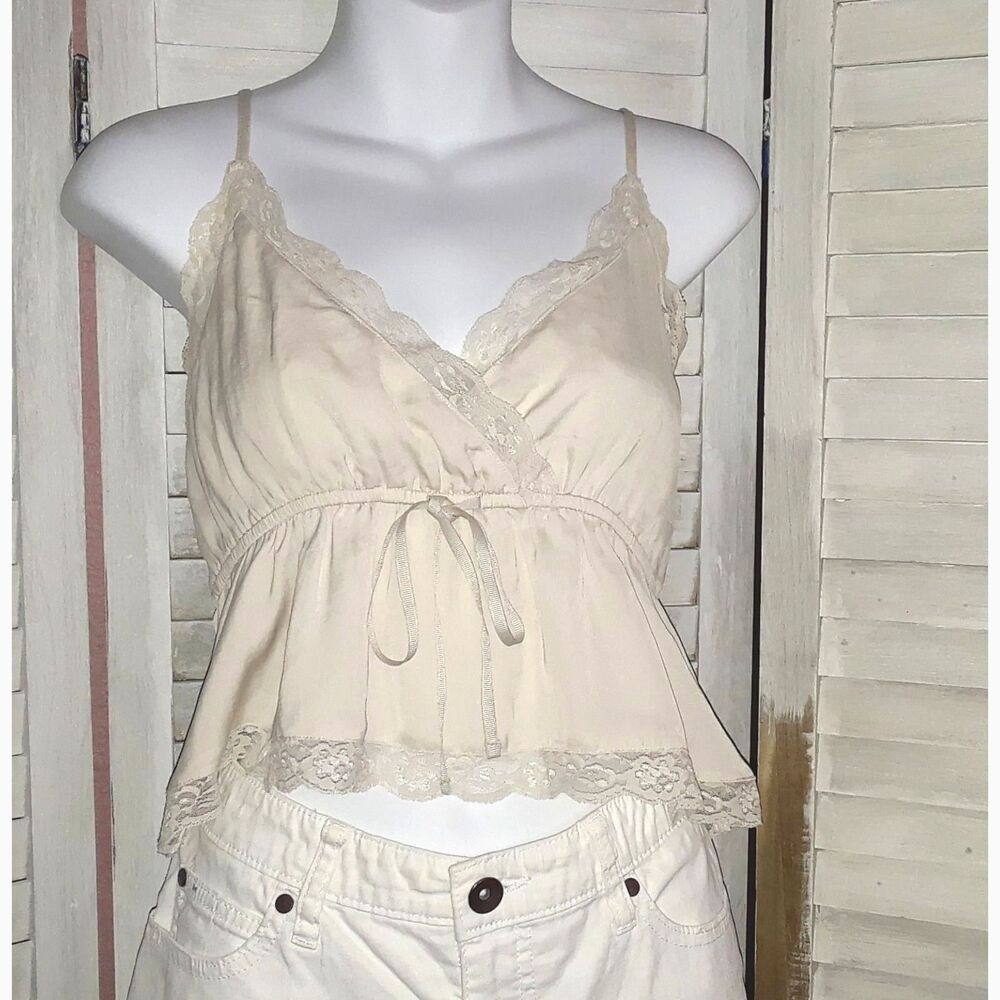 American Eagle Women's Top Size Med Cropped Lined Elastic Waist Lace Camise